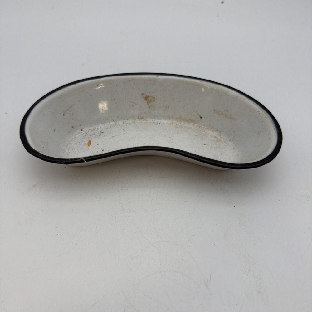 Vintage Enamelware White & Black Medical Basin Emesis Tray Kidney Shaped 8"